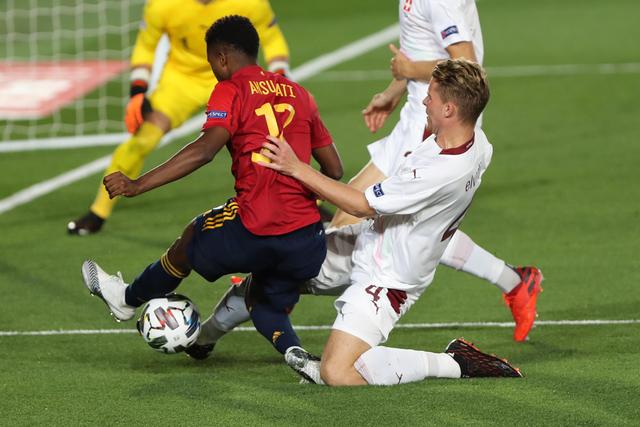 欧冠-恰尔汗奥卢点球制胜 国际米兰1-0阿森纳